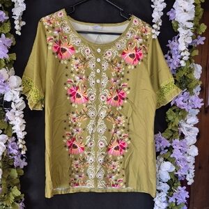 Chic Green Floral Embroidered Blouse